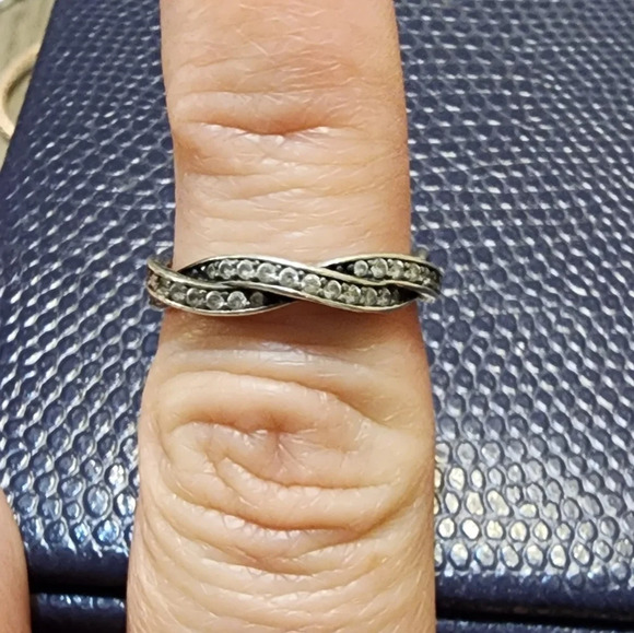 Pandora Sparkling Twisted Lines Ring - Picture 2 of 12